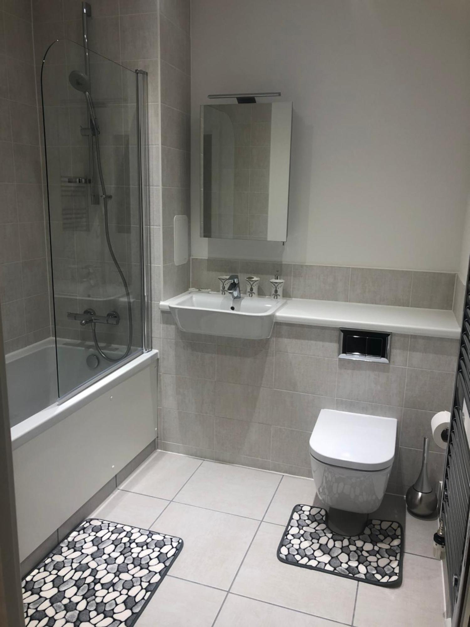 Luxury Kingsize Bedroom With Private Bathroom Northolt  Экстерьер фото